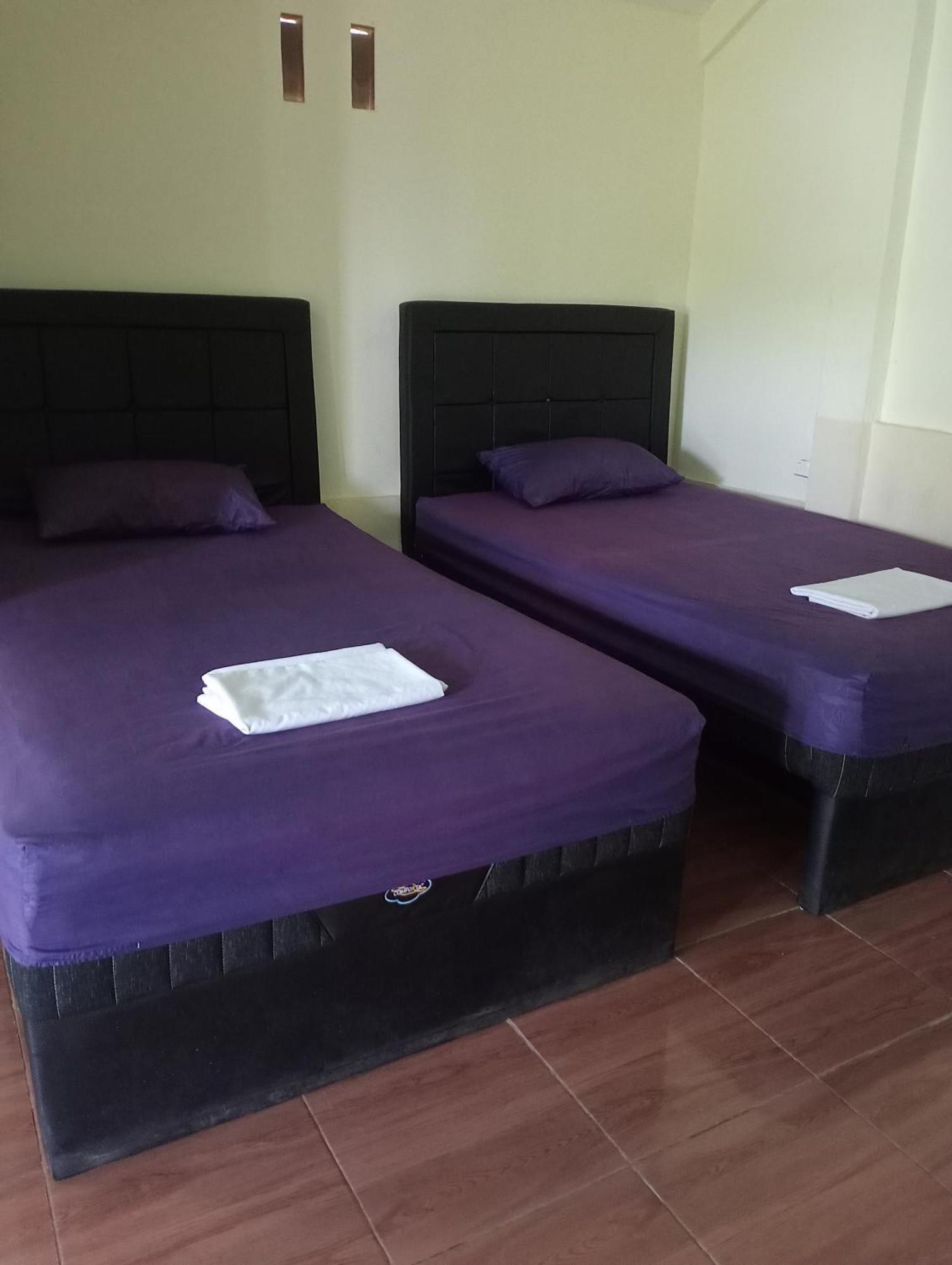 The Daun Puntik Homestay Pemenang Екстериор снимка
